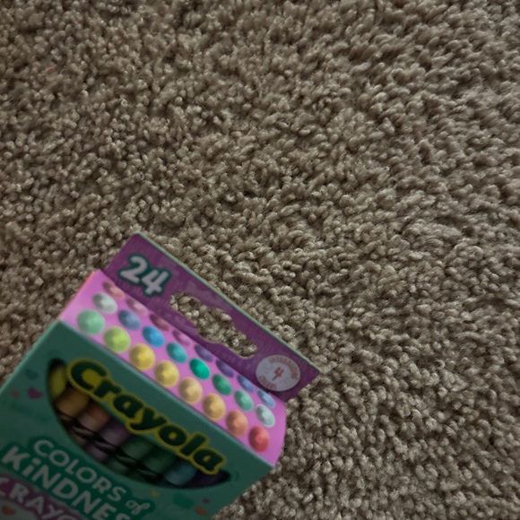Crayola Colors of Kindness Crayons 🖍️ 24 Box - Picture 8 of 8
